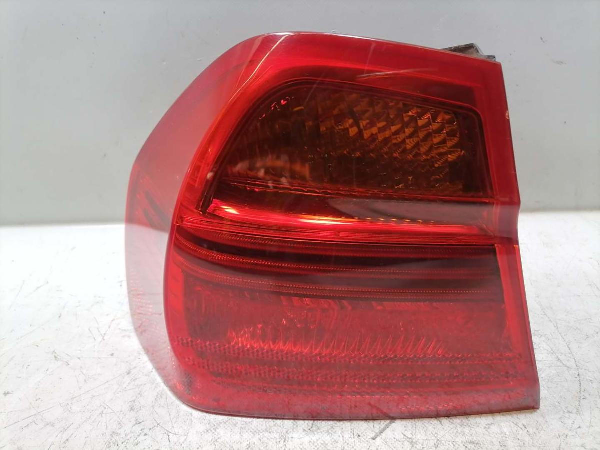 BMW 3er E90 original R&uuml;cklicht R&uuml;ckleuchte Schlussleuchte links Limousine Bj.2006